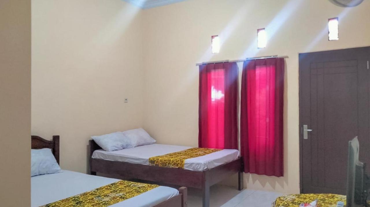 Hotel OYO Life 2641 Zulfina Blue Fire House Banyuwangi  Exterior foto
