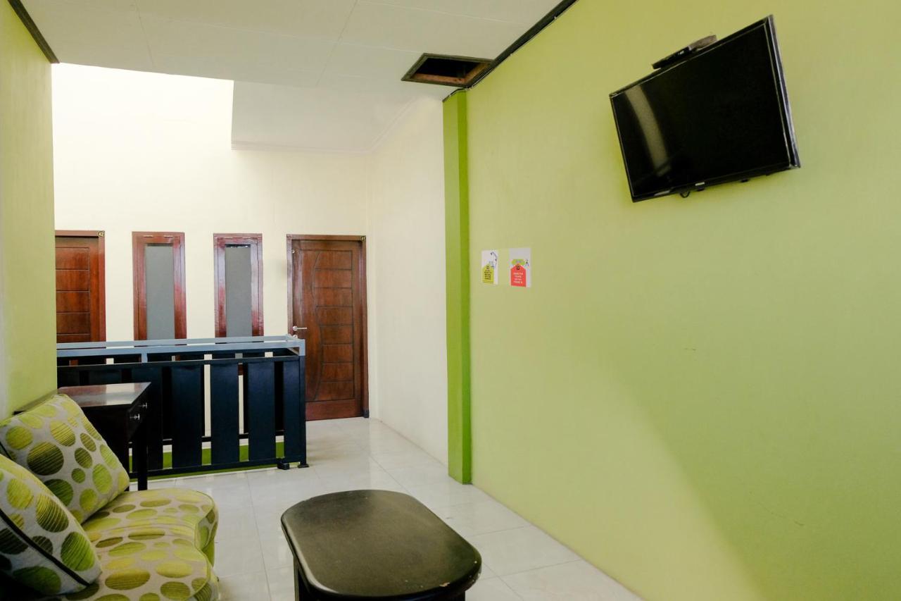 Hotel OYO Life 2641 Zulfina Blue Fire House Banyuwangi  Exterior foto